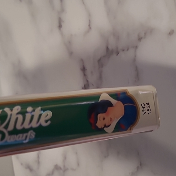 Walt Disney's Masterpiece Snow White and the Seven Dwarfs VHS Video #1524 - Picture 14 of 15